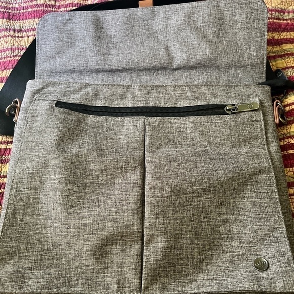 Pkg laptop/ iPad bag - Picture 3 of 4